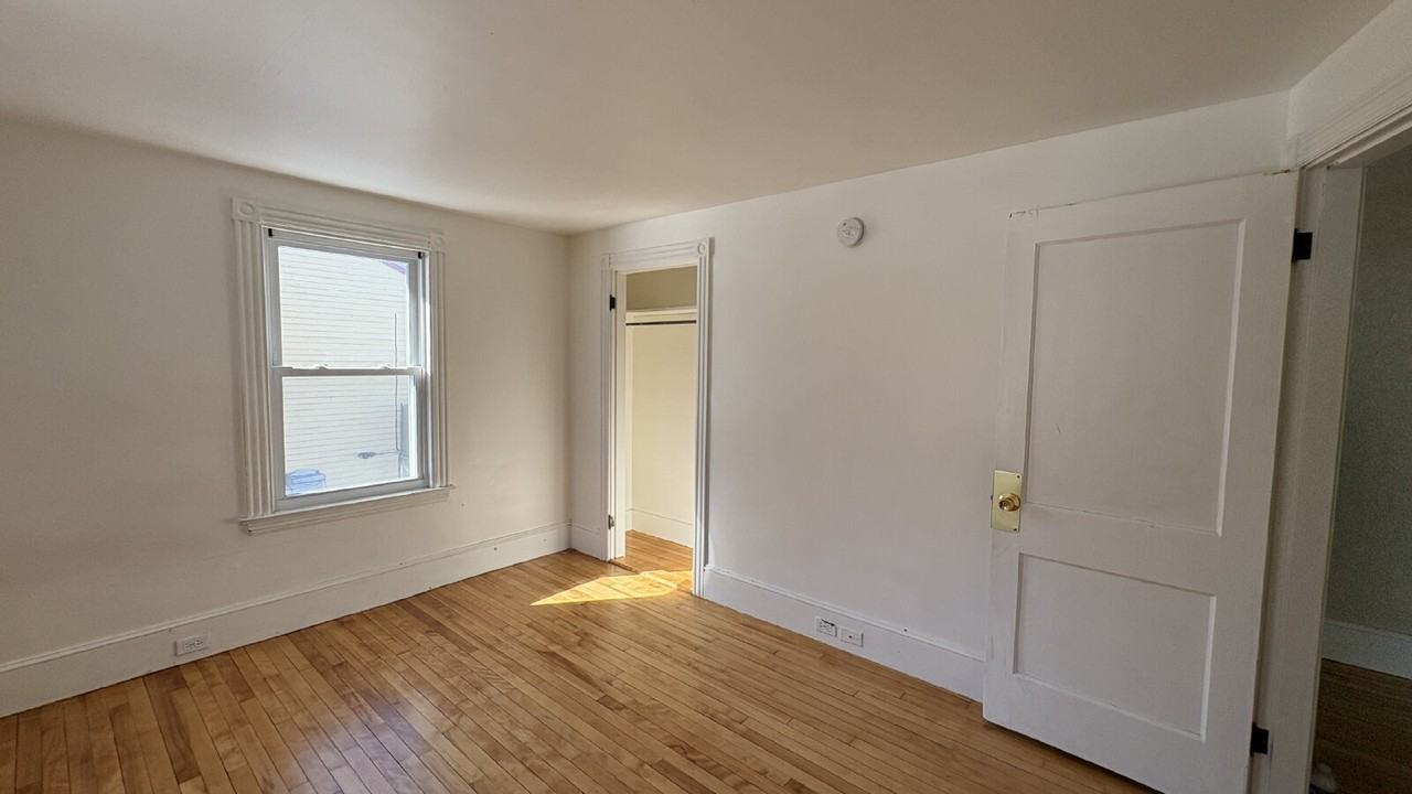 670 Main St - Photo 3 of 24