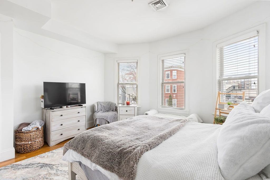 142 Boston St #2 - Photo 2 of 8