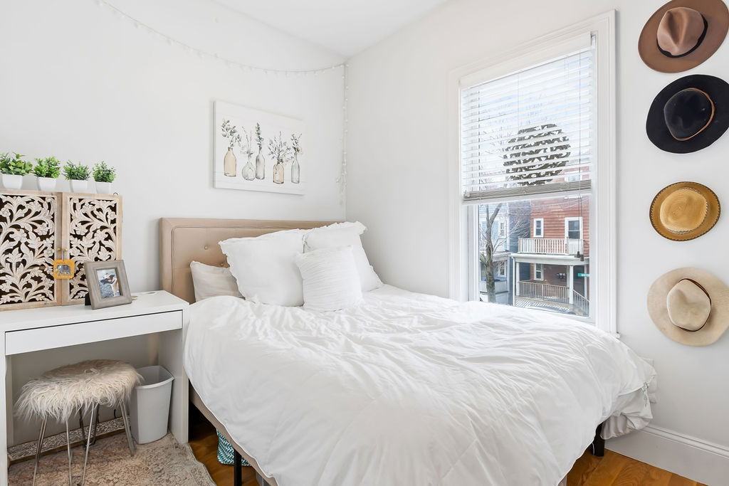 142 Boston St #2 - Photo 4 of 8