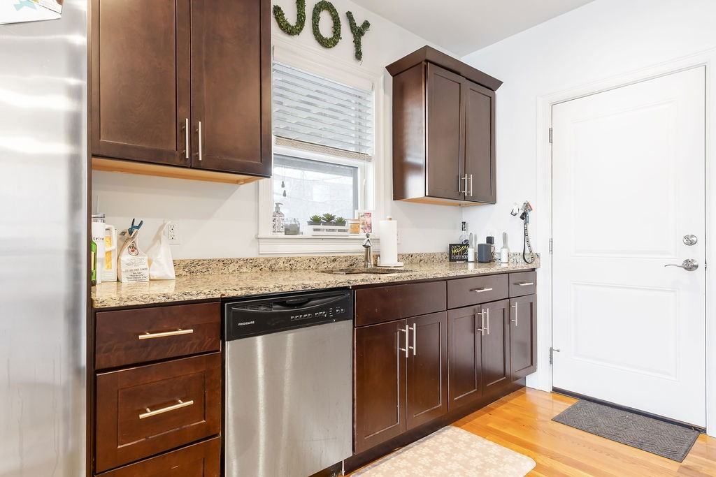 142 Boston St #2 - Photo 7 of 8