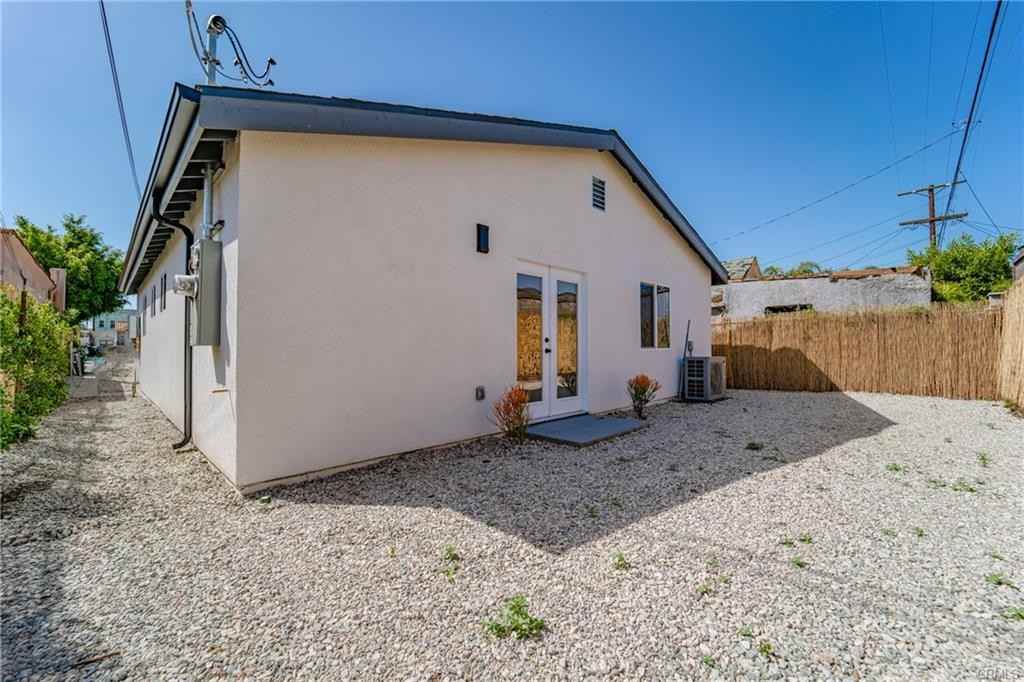 7420 S Hobart Blvd - Photo 4 of 26