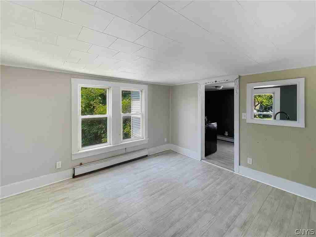 262 W 4th St S - Photo 2 of 15