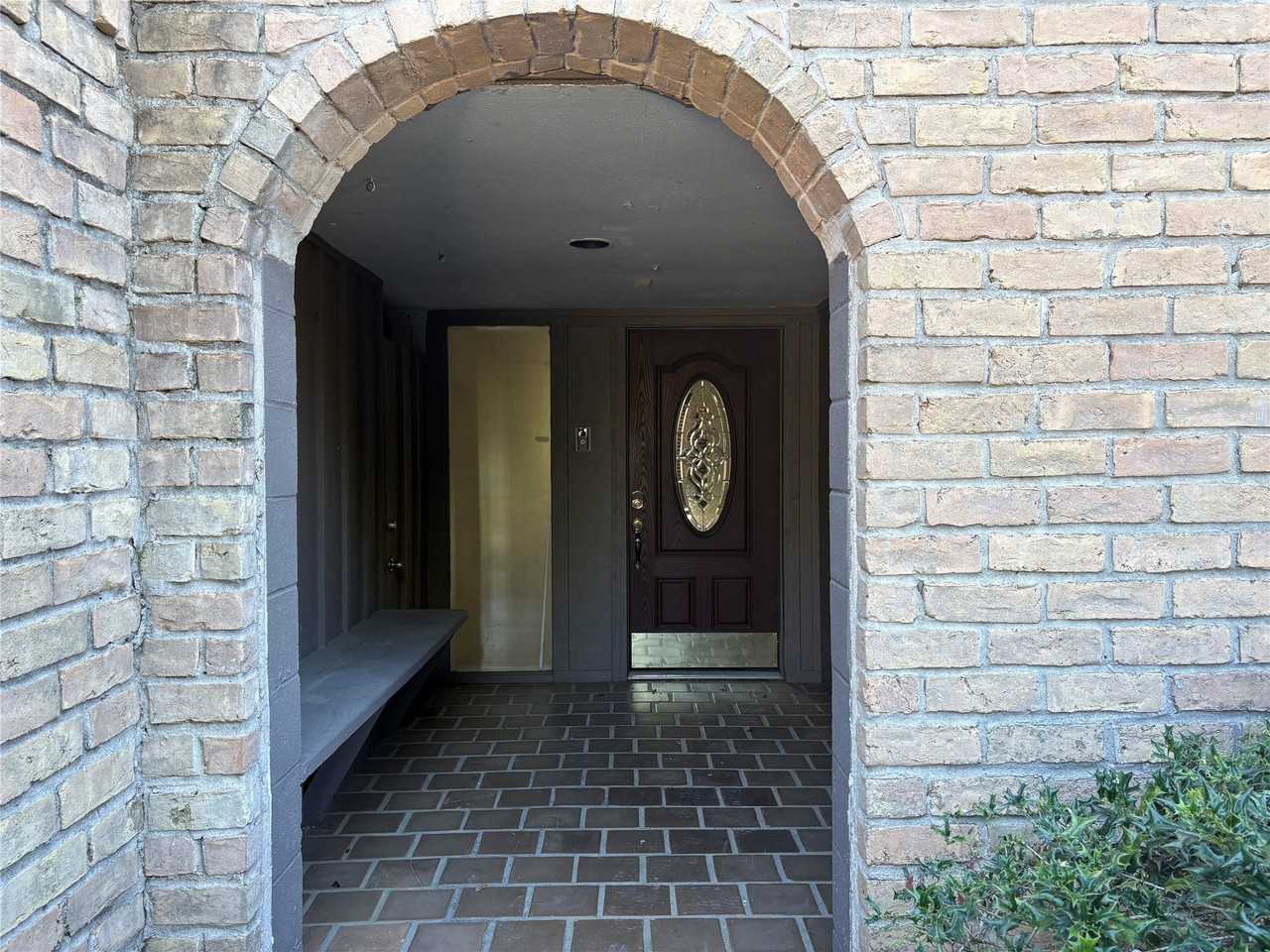 18210 Bal Harbour Dr - Photo 2 of 29