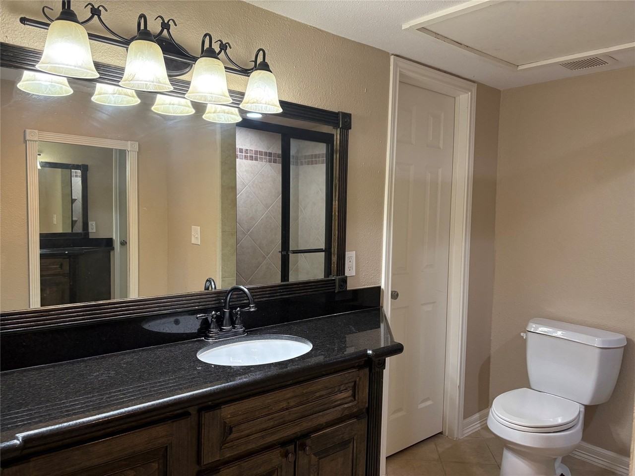 18210 Bal Harbour Dr - Photo 5 of 29