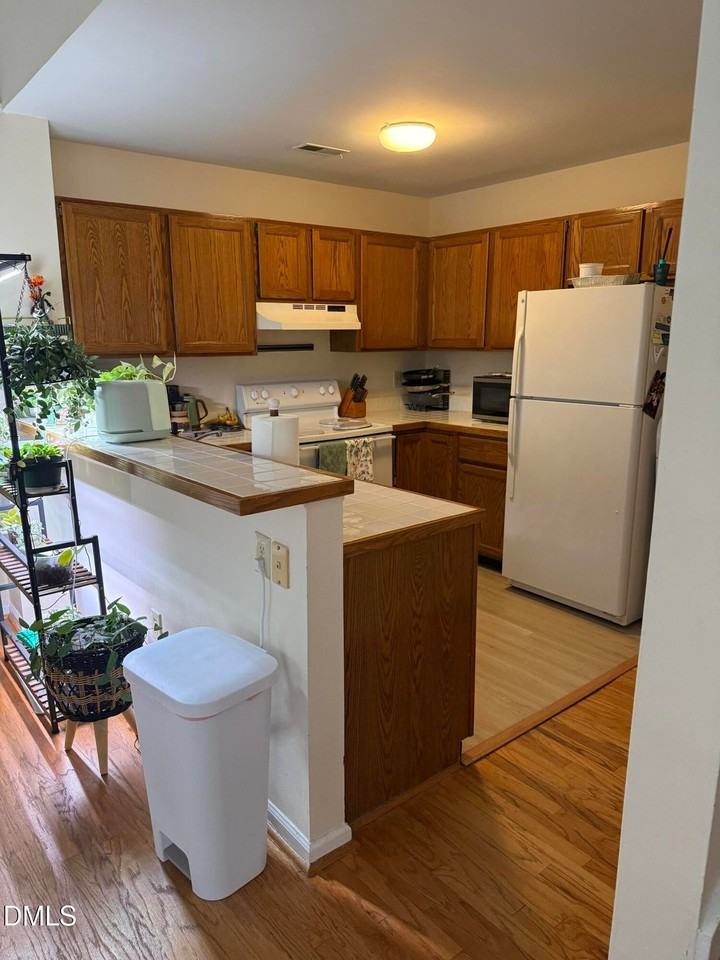 120 Sir Richard Ln - Photo 6 of 17