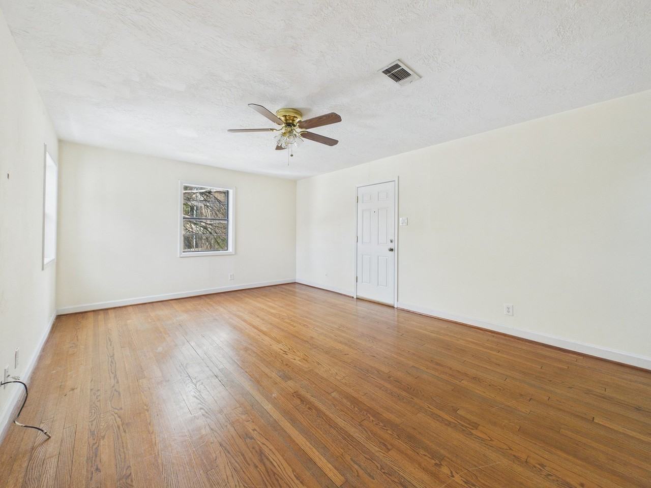 5110 Academy St - Photo 6 of 22