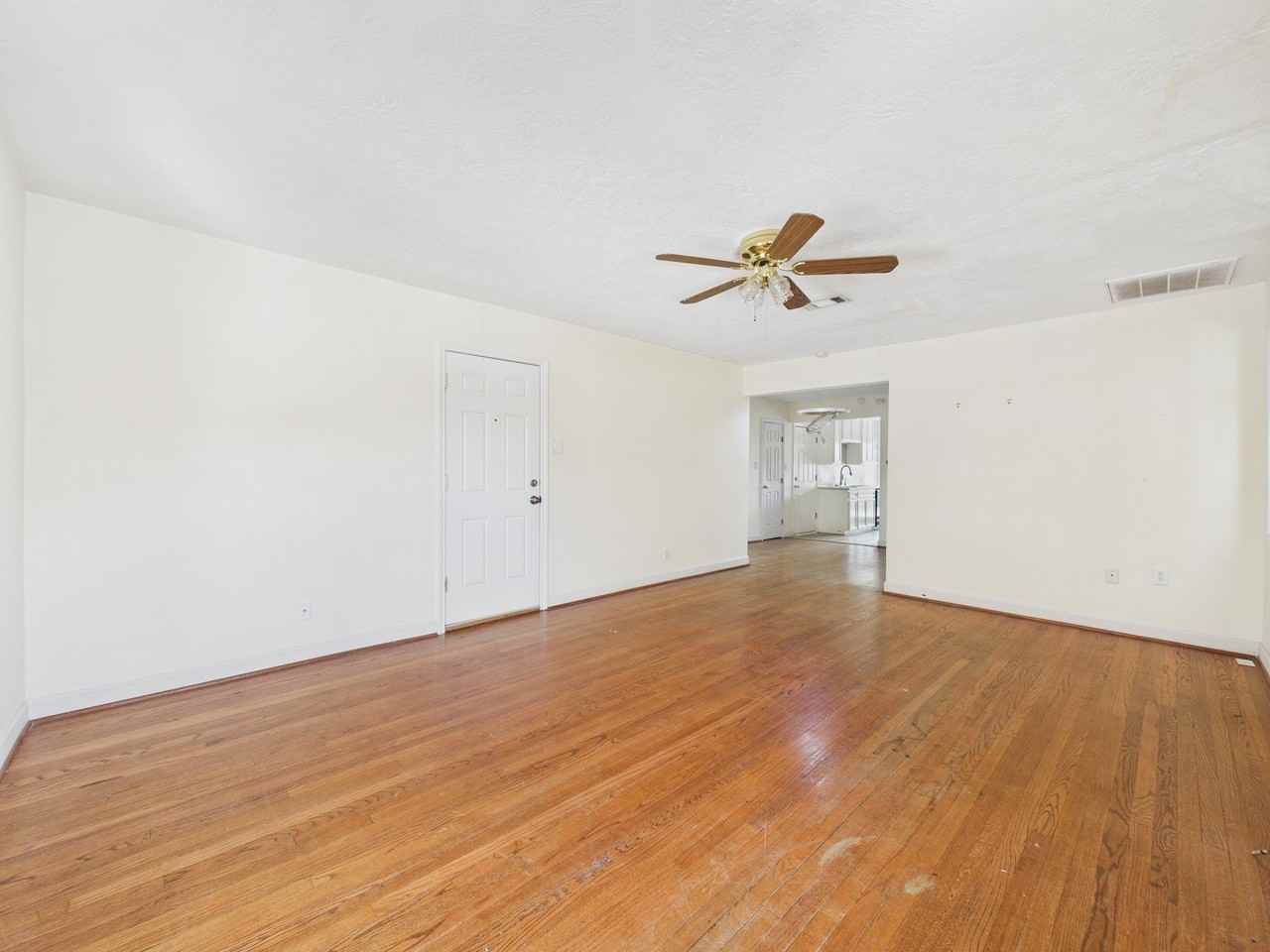 5110 Academy St - Photo 7 of 22