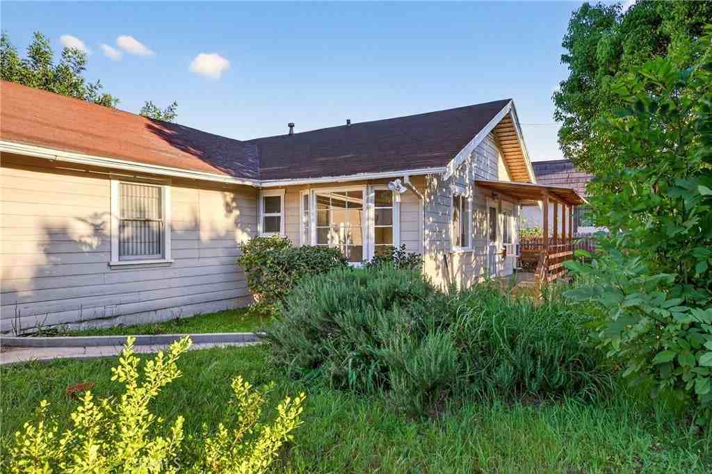 316 W Kenneth Rd - Photo 4 of 33