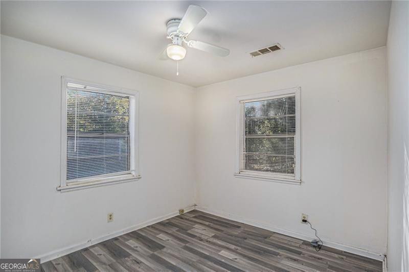 5253 Brookdale Dr - Photo 5 of 23