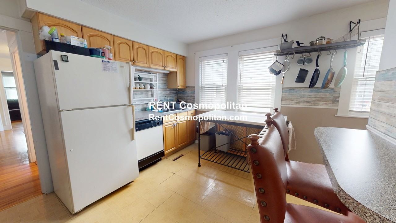 232 Washington St #1 - Photo 2 of 11