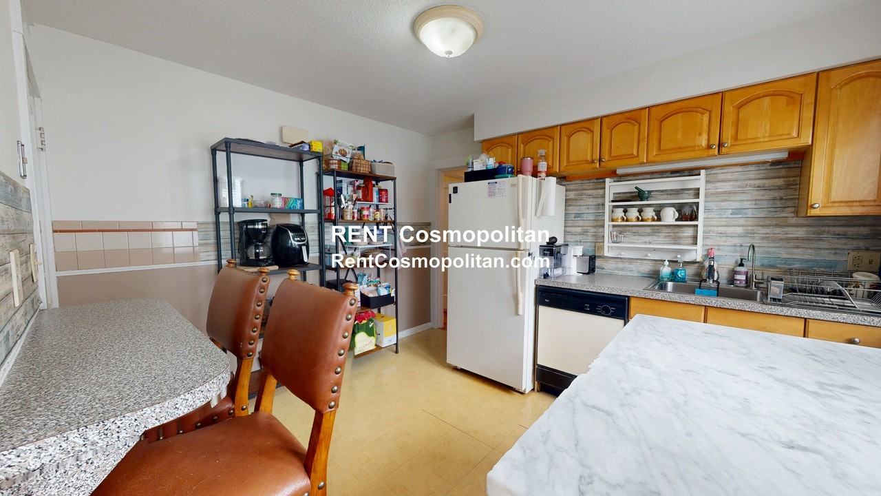 232 Washington St #1 - Photo 4 of 11