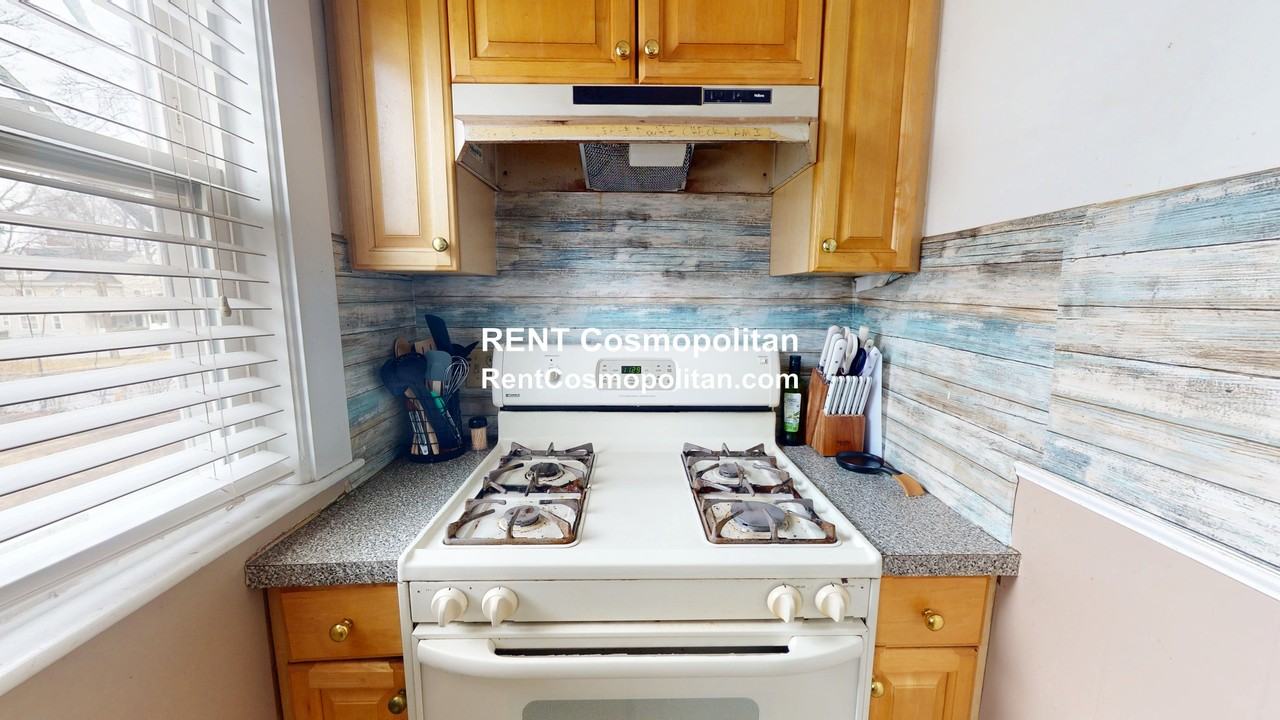 232 Washington St #1 - Photo 6 of 11