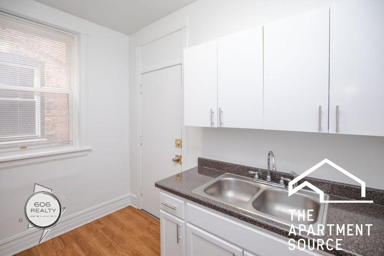 6250 S Western Ave #2R - Photo 2 of 15