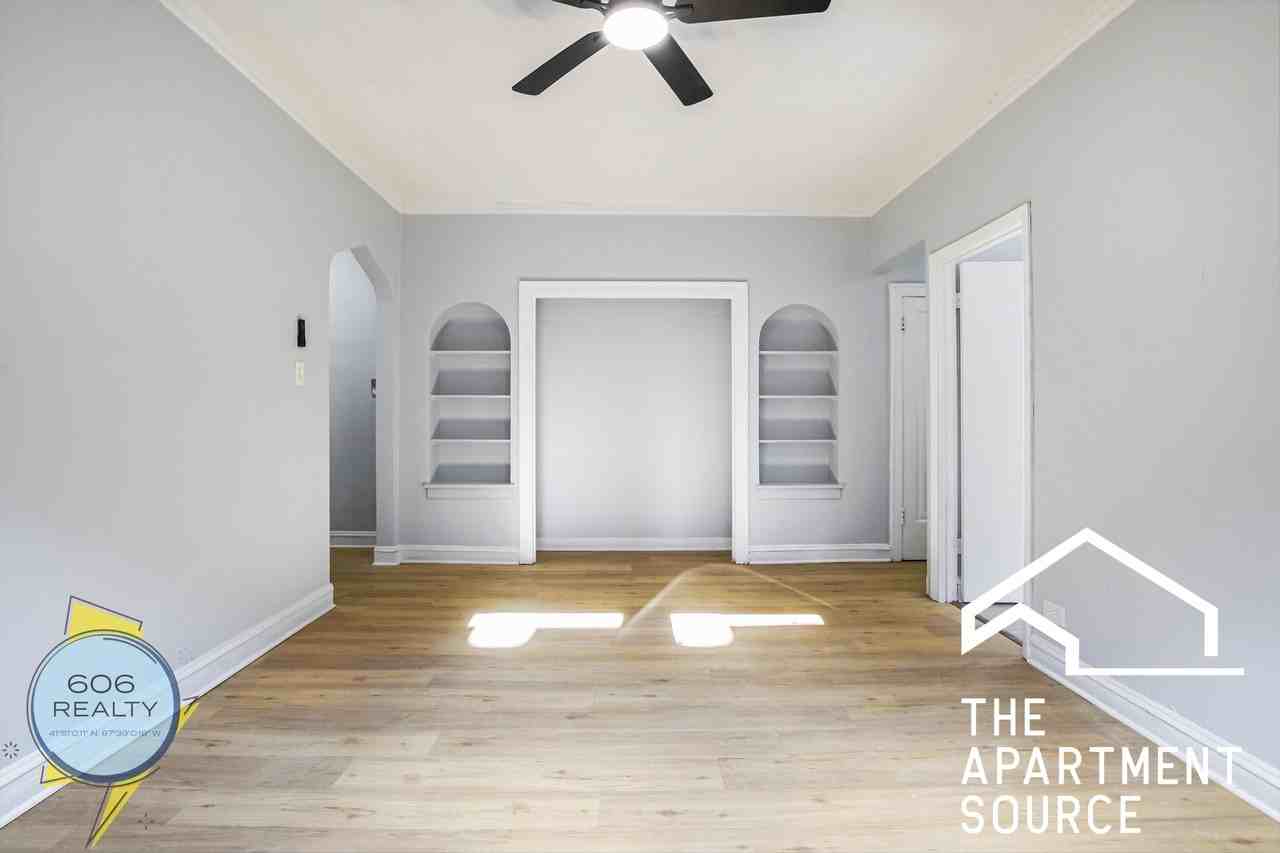 5240 S Drexel Ave #B - Photo 3 of 10