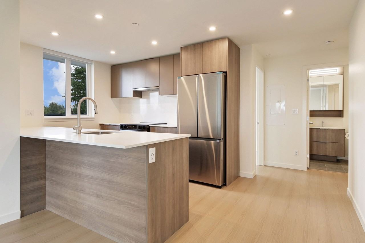 10828 139a St - Photo 6 of 31