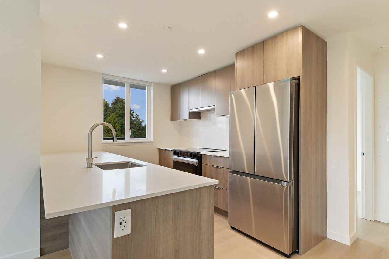 10828 139a St - Photo 7 of 31