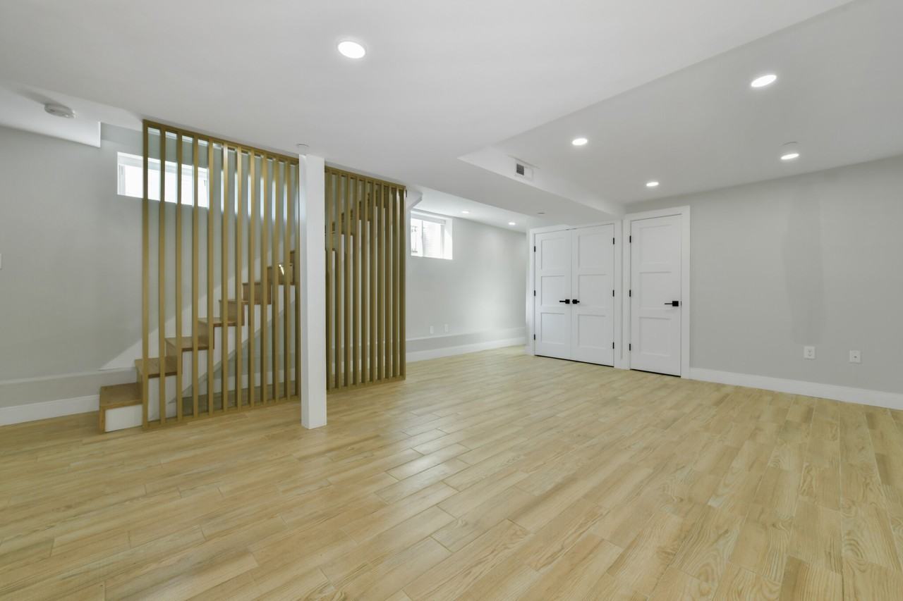 206 Everett St #1 - Photo 3 of 17