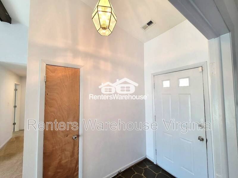 1412 Bayberry Ct S - Photo 4 of 23