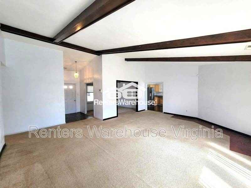 1412 Bayberry Ct S - Photo 5 of 23