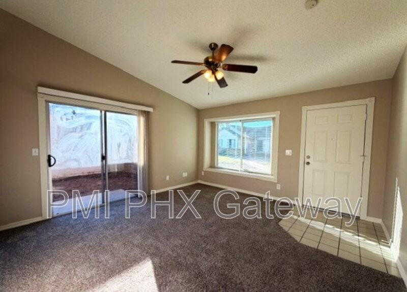 5135 E Evergreen St #1214 - Photo 4 of 17