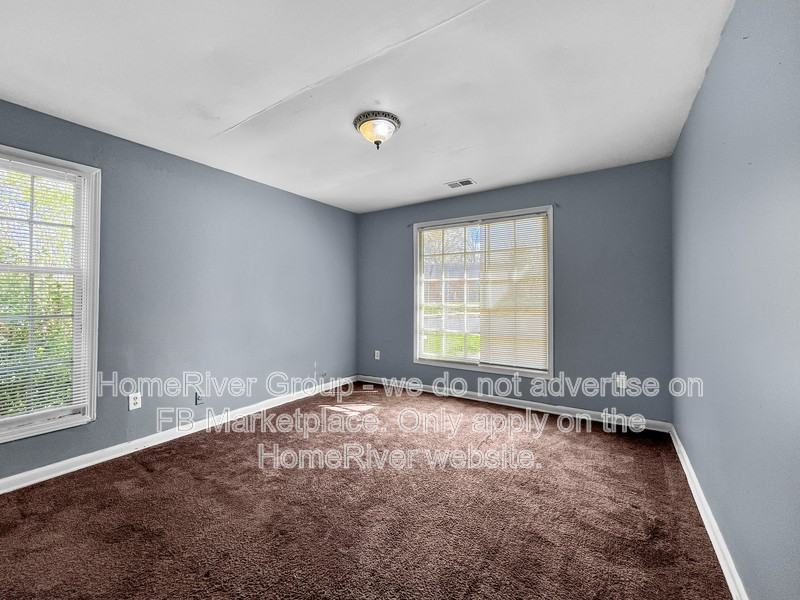 4776 Scottsdale Ave - Photo 7 of 20