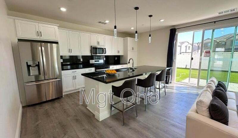 1784 Julie Dr - Photo 3 of 28