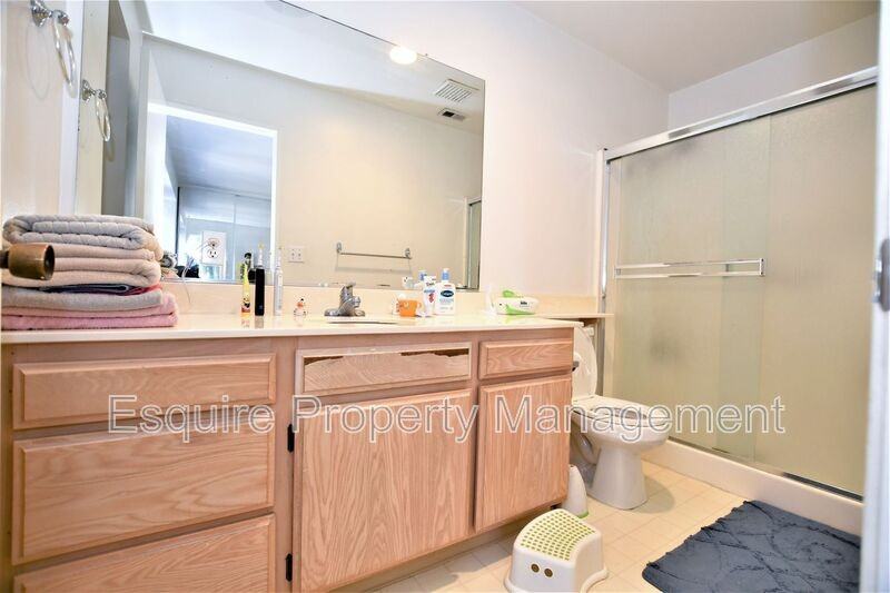 807 S B St - Photo 7 of 11