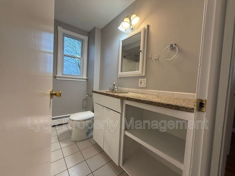 26 Carlton Ave #2ndFL - Photo 2 of 9