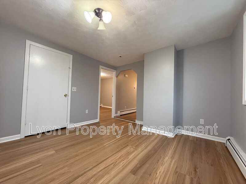 26 Carlton Ave #2ndFL - Photo 6 of 9