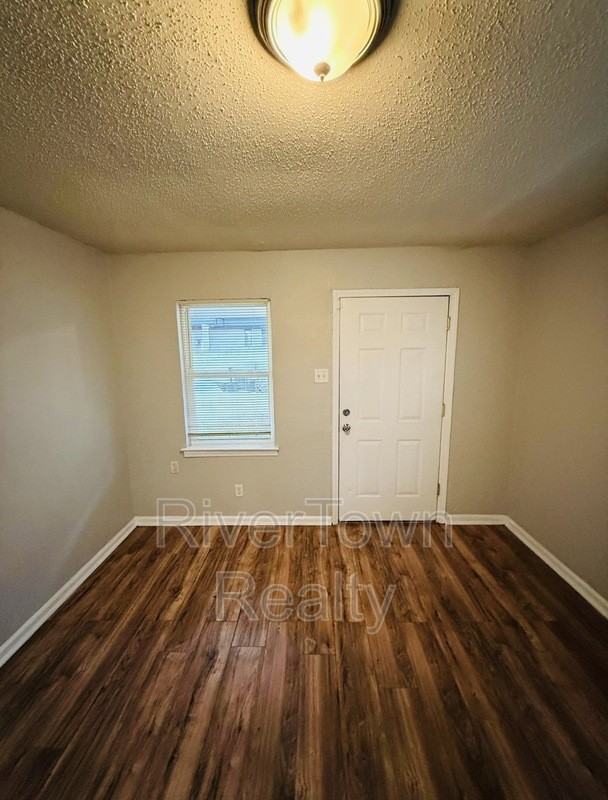 3046 Sinclair St - Photo 3 of 19