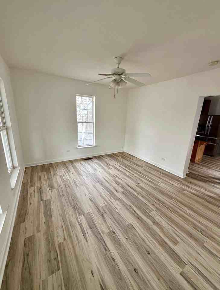 309 Griswold St - Photo 3 of 20