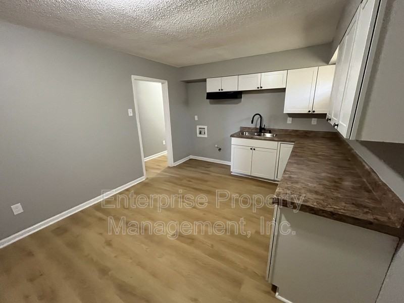 5362 Beaverton Dr - Photo 6 of 11