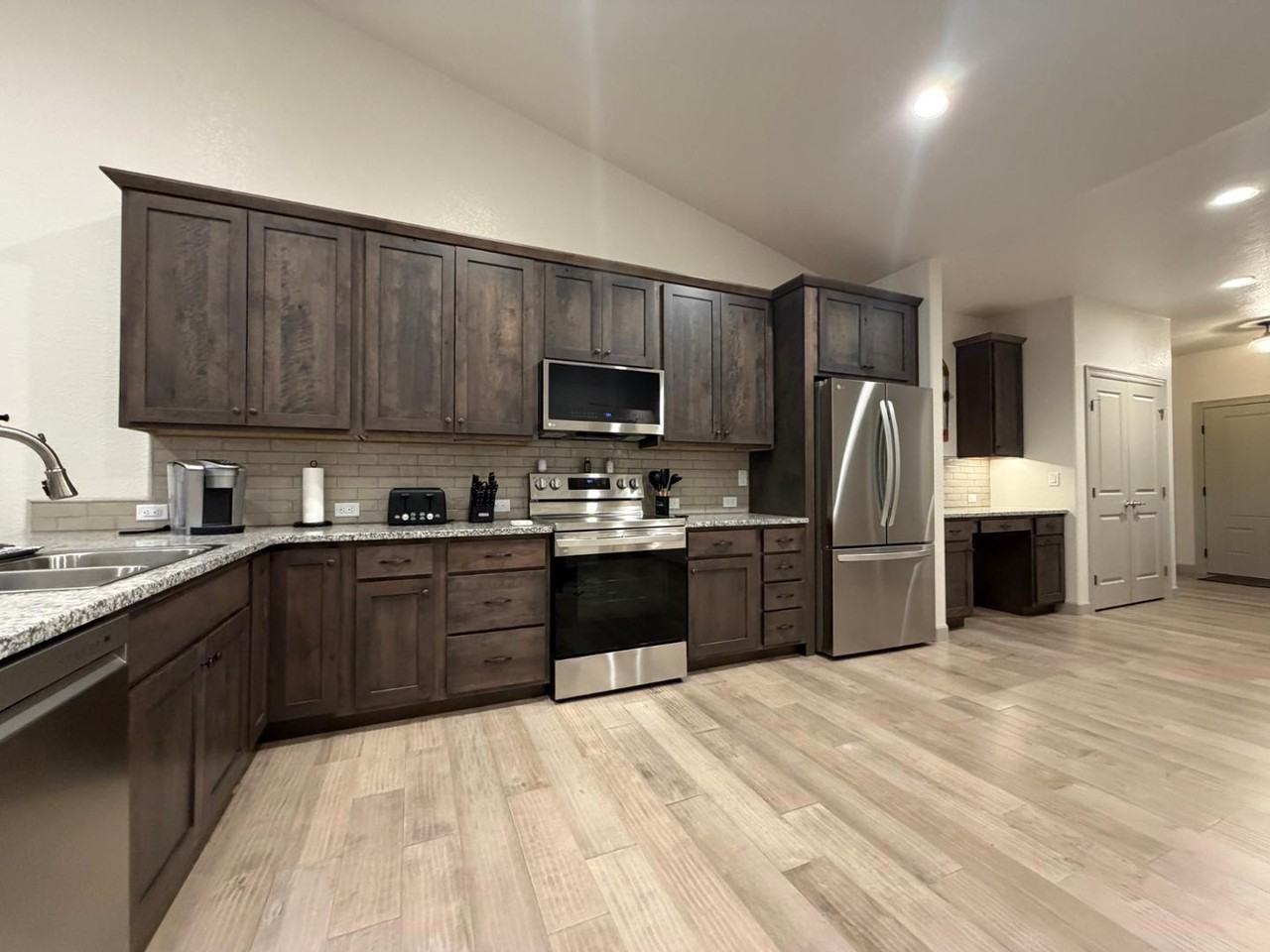 518 Brecken Ct - Photo 4 of 19