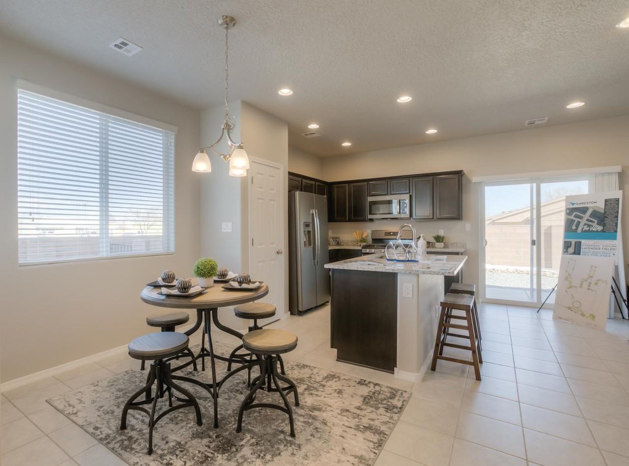 3617 Queen Ct Ne - Photo 4 of 12