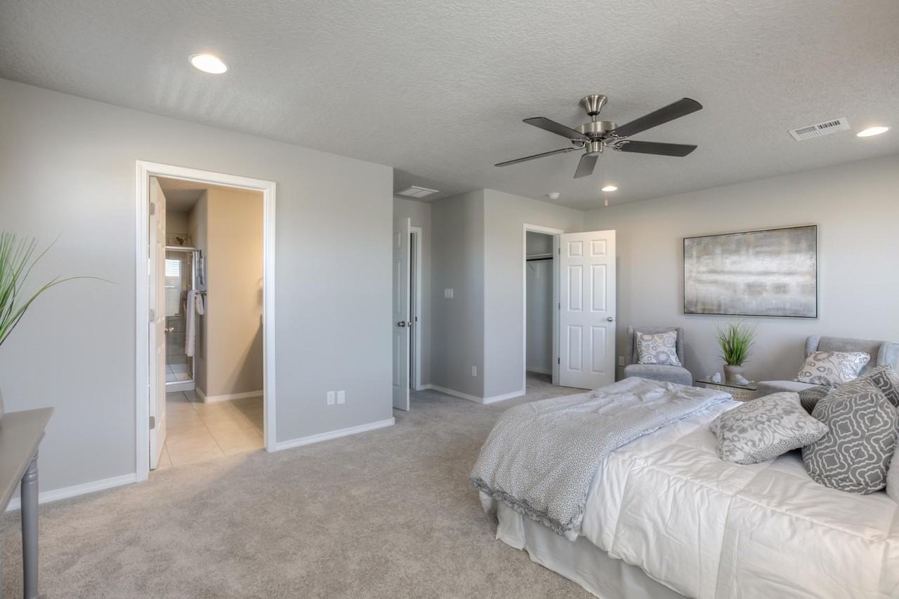 3617 Queen Ct Ne - Photo 6 of 12