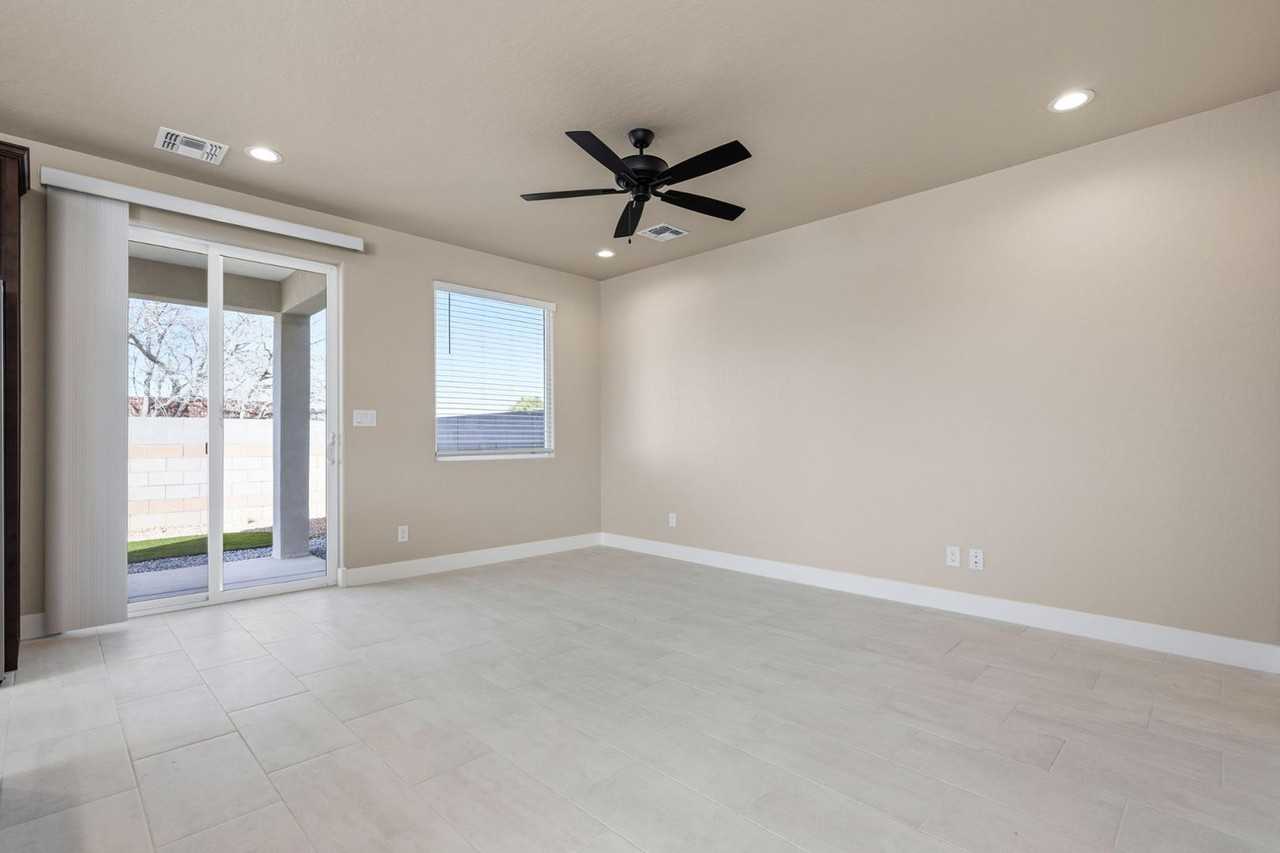 4404 Wymont Cir Ne - Photo 6 of 39