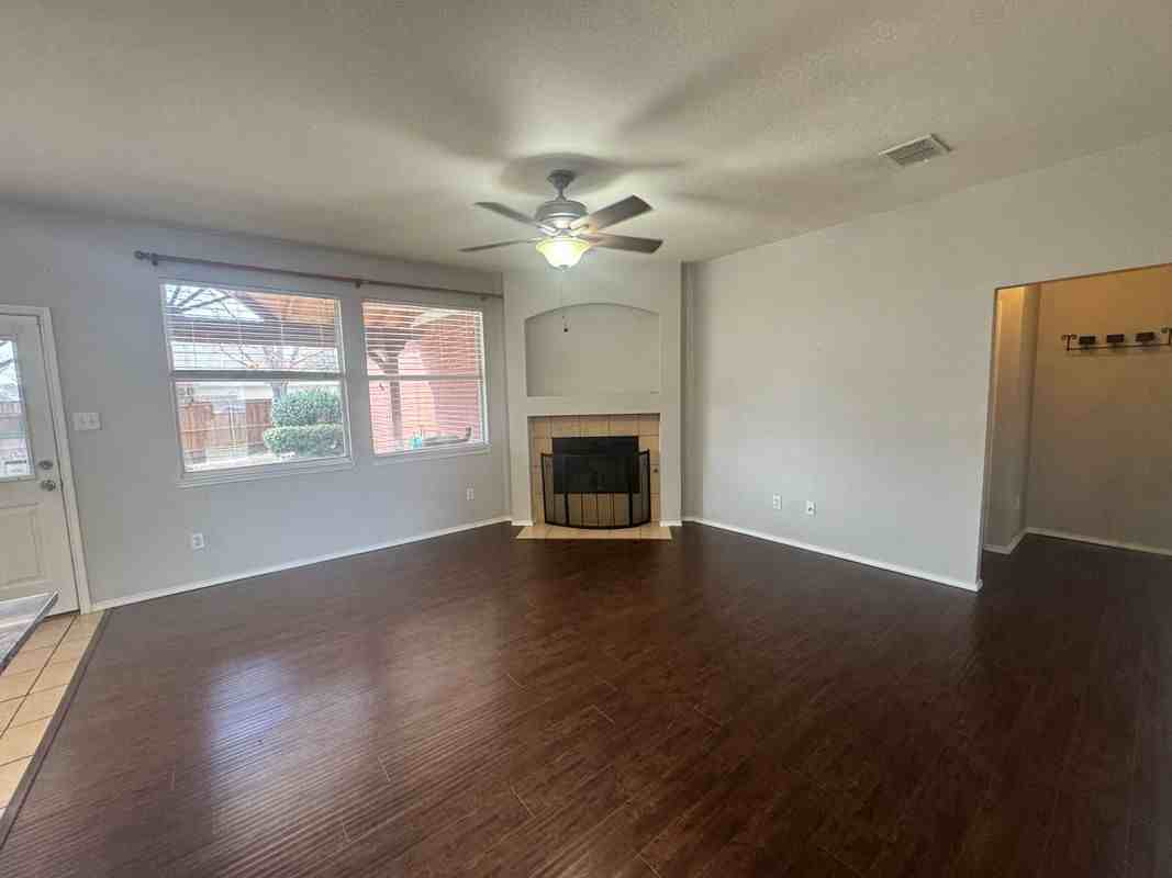 1705 River Oaks Dr - Photo 3 of 23
