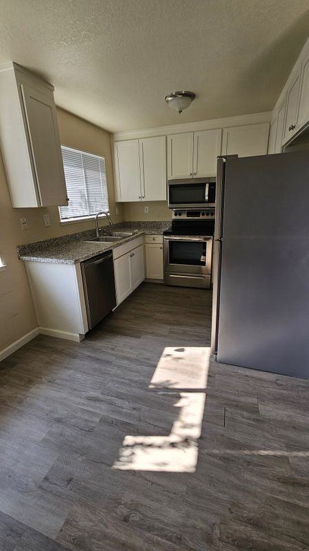 5276 Balhan Ct - Photo 2 of 10