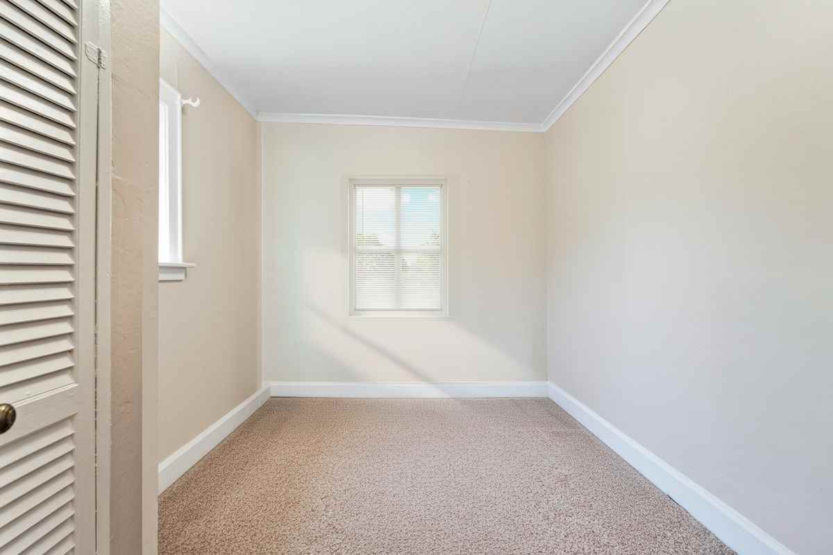 120B Little Pl - Photo 7 of 13