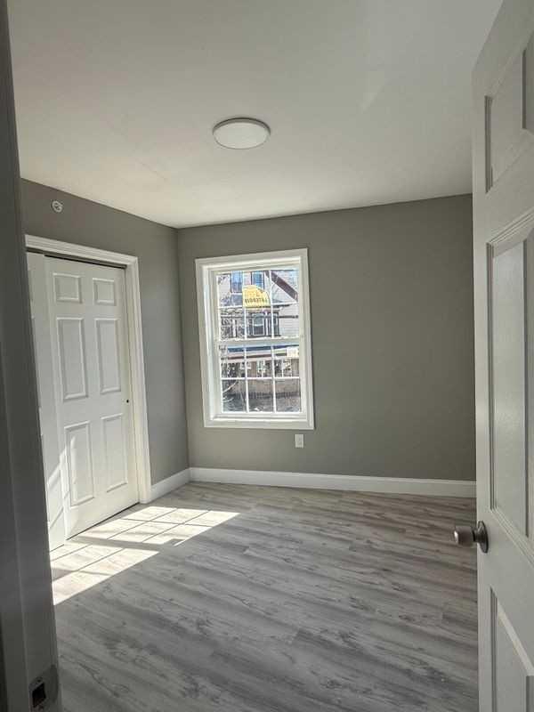 241 Pocasset Ave - Photo 6 of 11