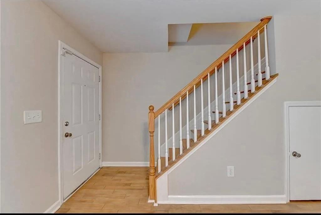 810 Summer Pl - Photo 3 of 20