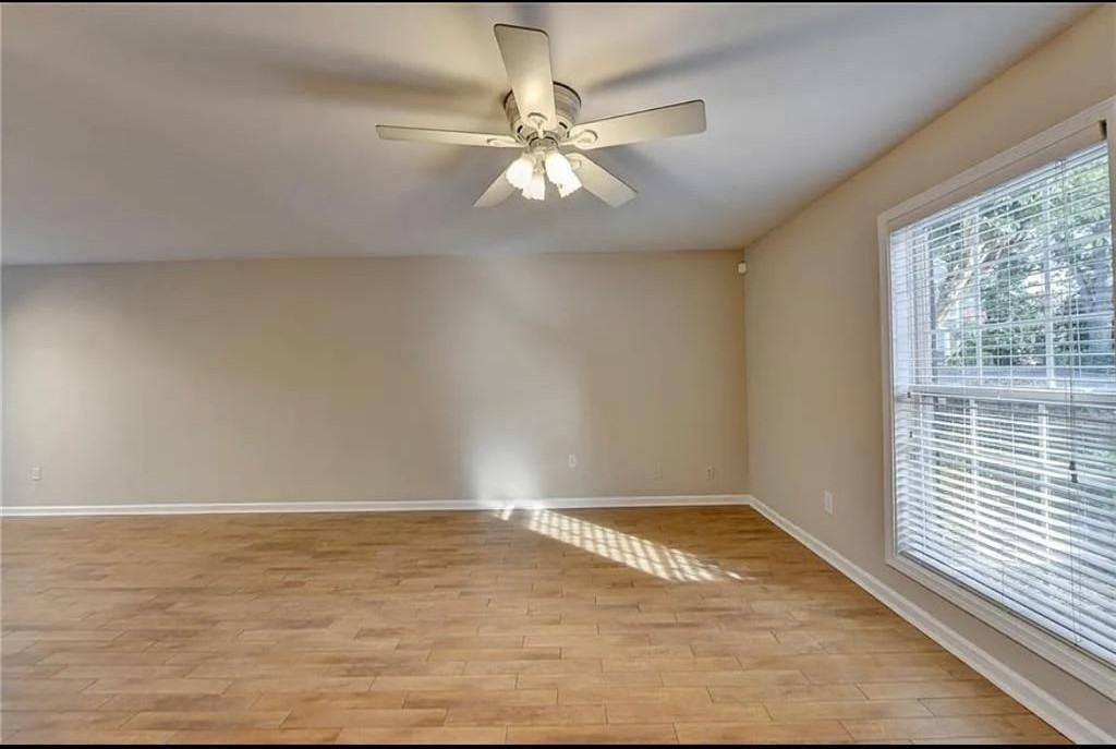 810 Summer Pl - Photo 4 of 20