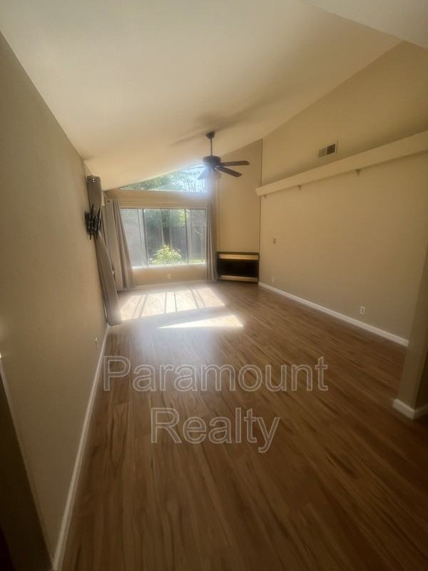 7698 Redbud Ct - Photo 5 of 30