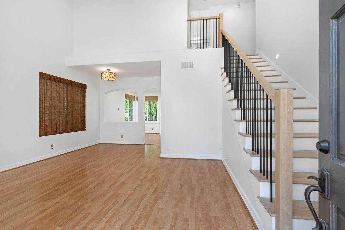 80 Prairie Falcon - Photo 2 of 3