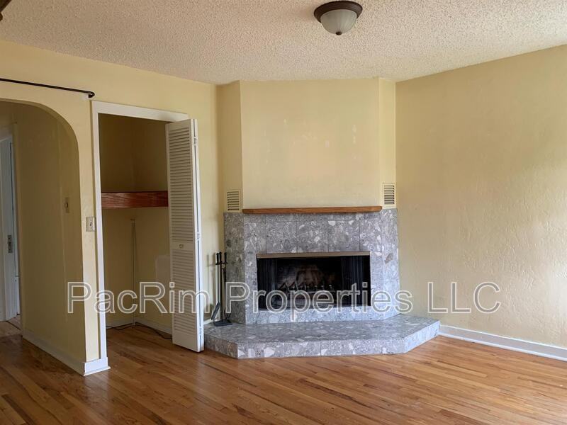 1303 H St #1 - Photo 5 of 15