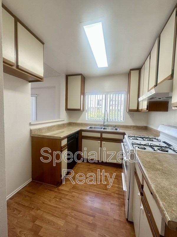 463 W Wilson Ave #6 - Photo 3 of 8