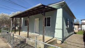328 Se Lane Ave - Photo 1 of 1