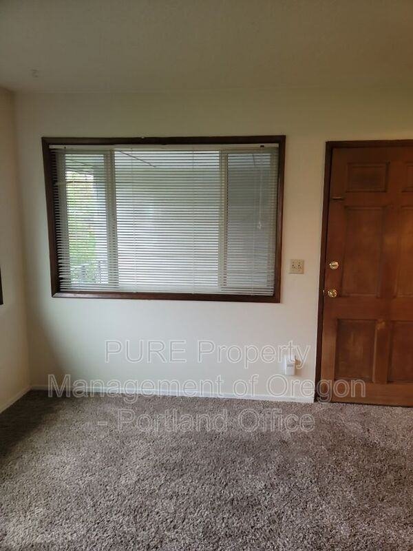 1115 Se 27th Ave - Photo 7 of 15