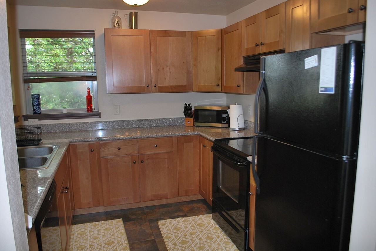 7580 Mountain Laurel Dr #B8 - Photo 5 of 15
