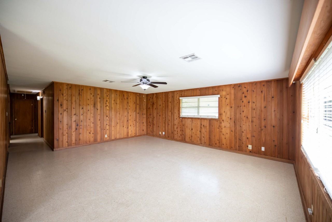 911 John Stine Rd - Photo 2 of 12